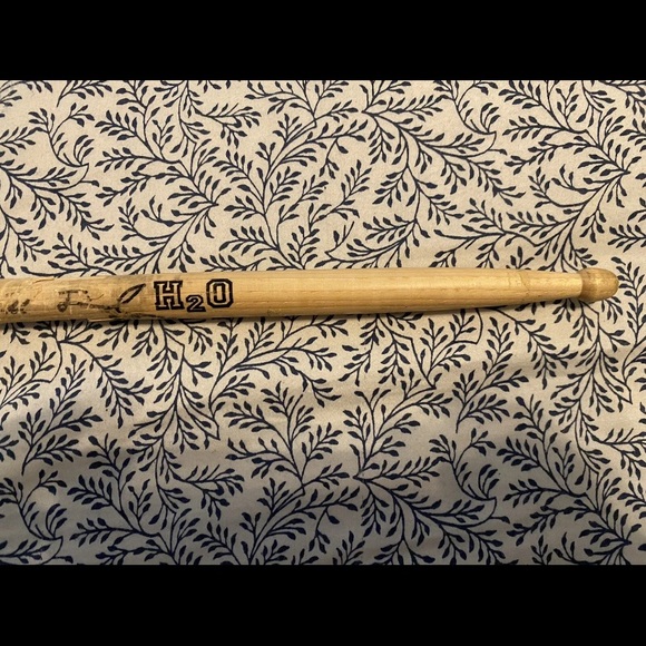 Todd Friend Signed Drum Stick
H2O Band Autograph AUTHENTIC
Straight Edge - Picture 4 of 10